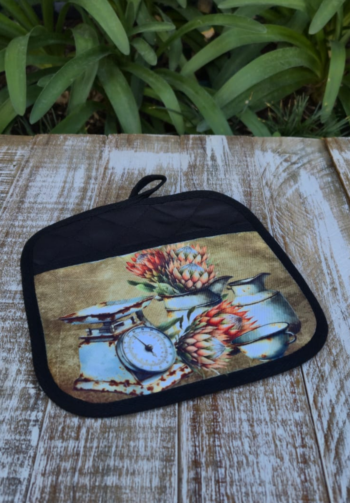 Pot Holder Enamel Protea